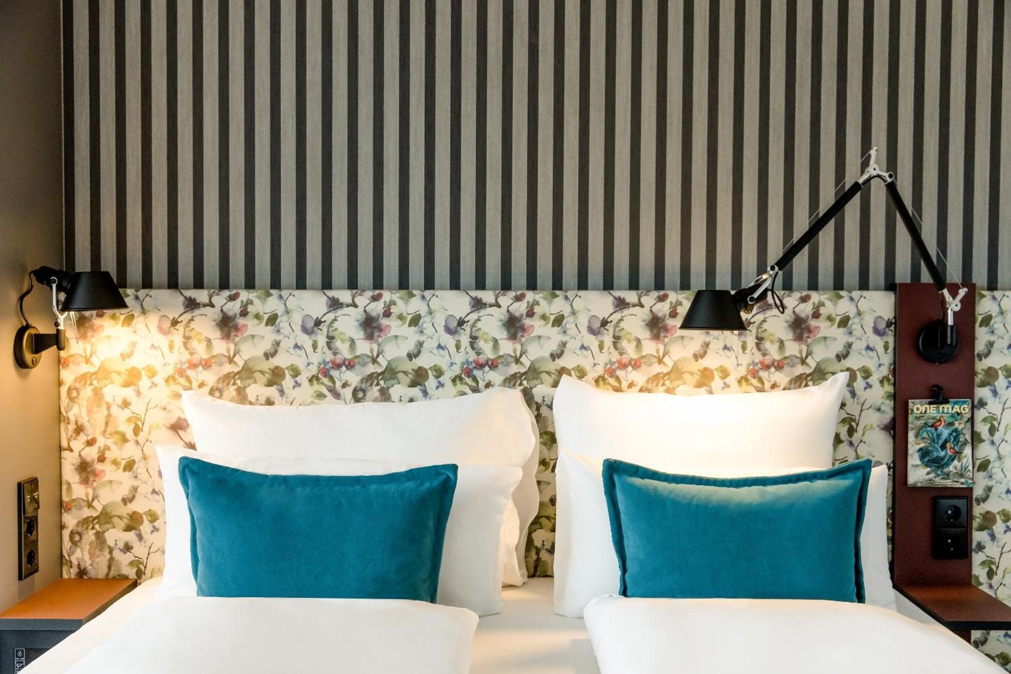 Motel One Rotterdam Exterior photo
